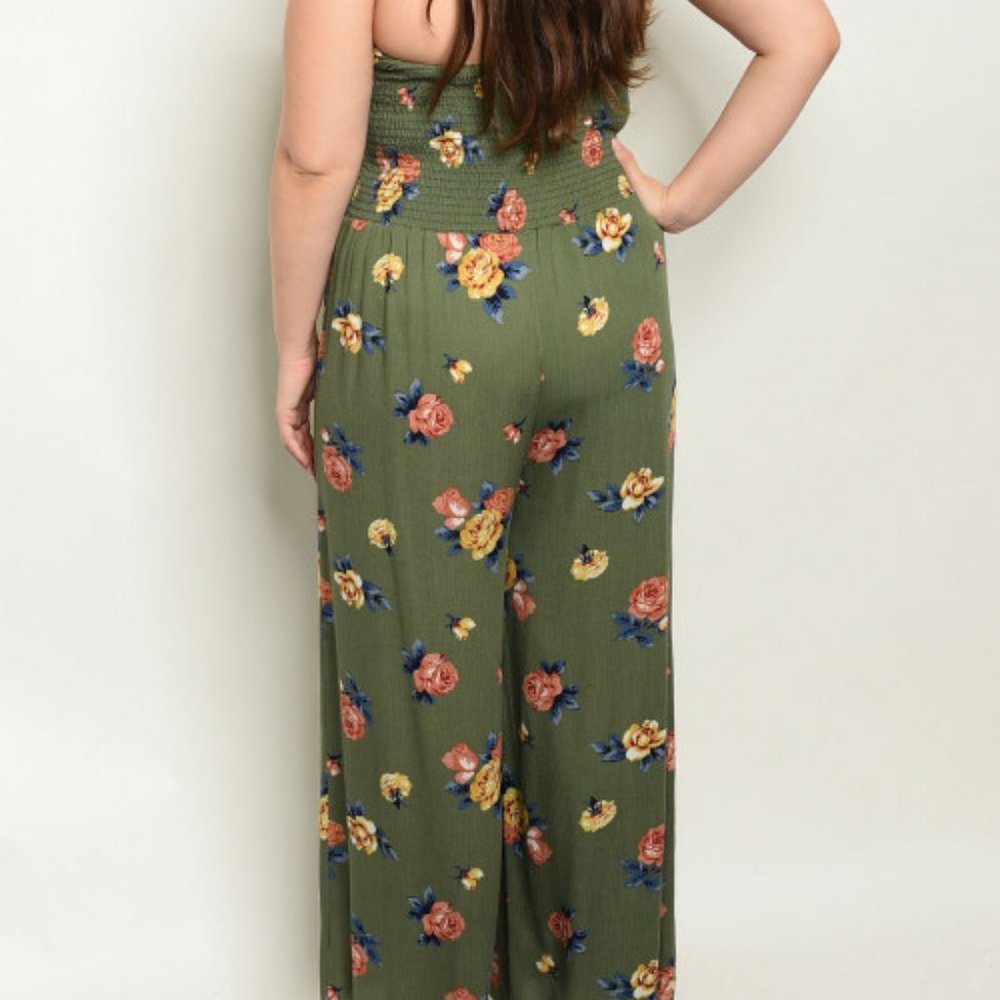 Beautiful Green jumpsuit - Picture 3 of 4
